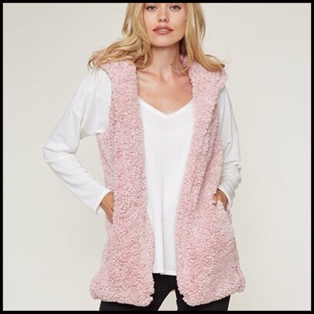 Two-Toned Sherpa Vest - Picture 2 of 8